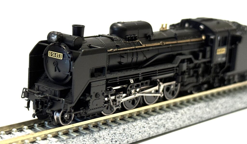 Meticulously detailed and highly rewarding, this set naturally includes functional headlights as you would expect.