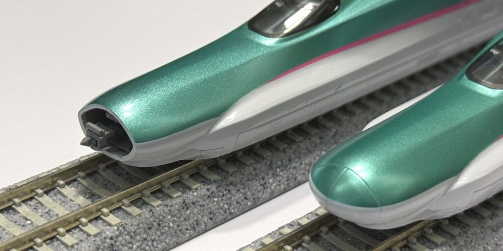 TOMIX製 E5系新幹線の先頭部分の連結機構