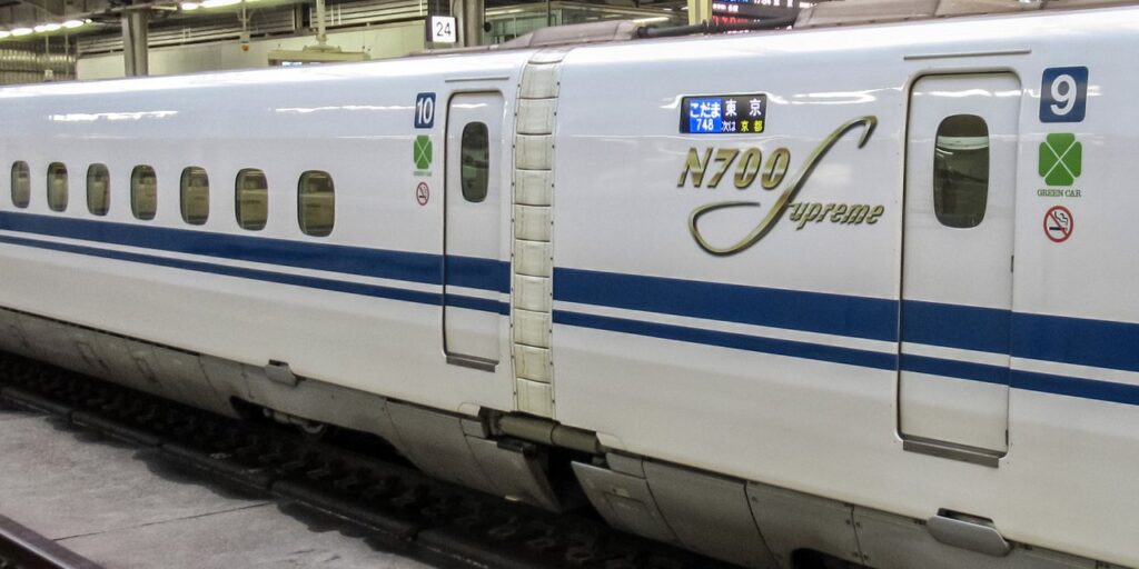 実車のN700Sのロゴと連結部