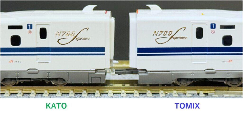 KATOとTOMIXのN700S側面ロゴの違い