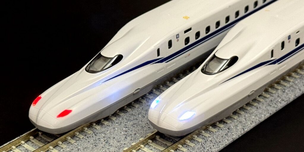 TOMIX N700S東海道・山陽新幹線 先頭車の点灯時の表情